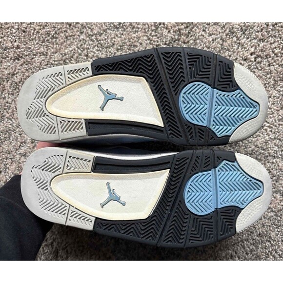 Nike Air Jordan 4 Retro University Blue UNC Size 7 Youth (Size 8.5 Women's) - Picture 5 of 8